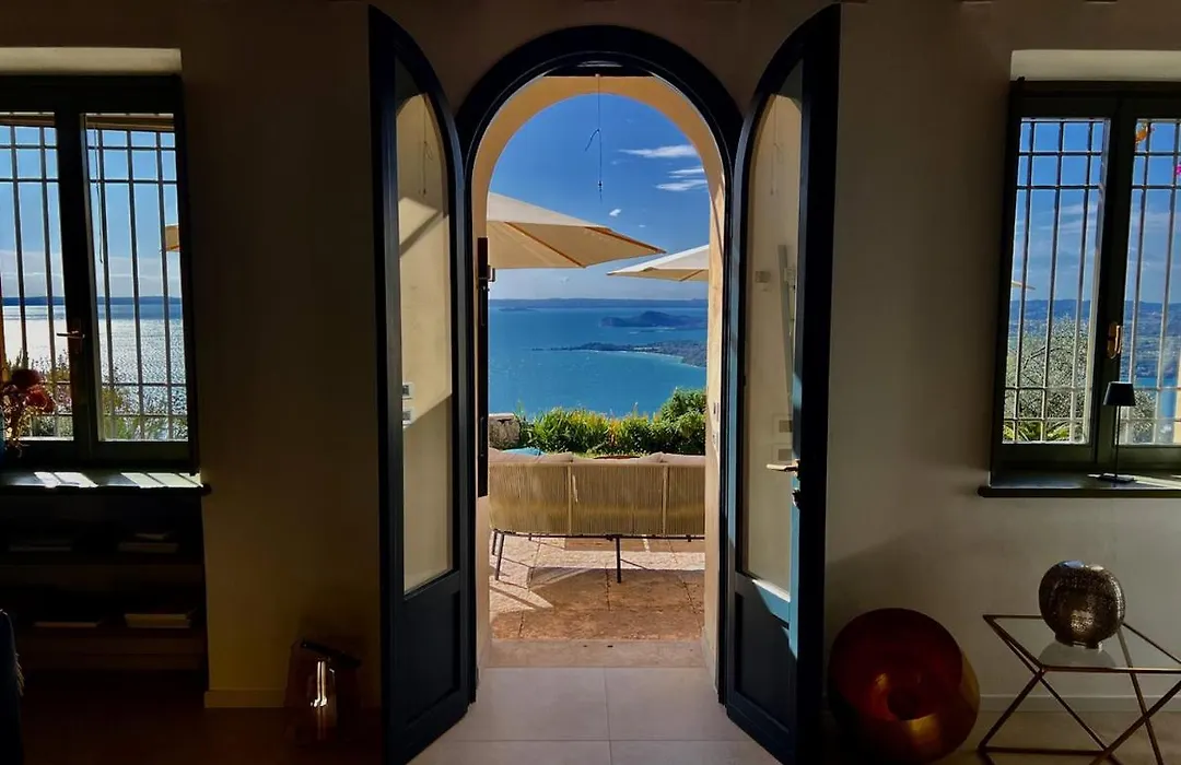 Neu- Villa Ventinove Zauberhaft Renovierte Landhausvilla Mit Traumhaftem 180-Seeblick Und Park-1